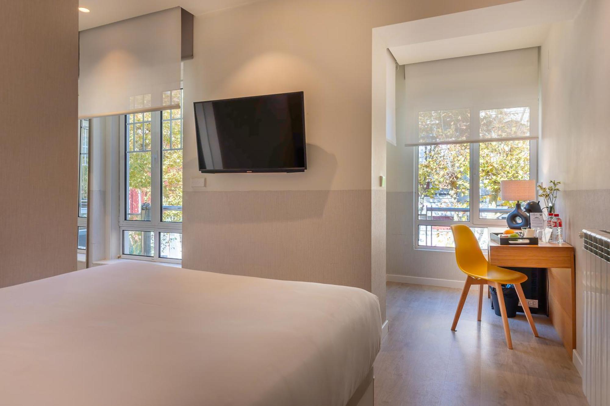 Sercotel El Balcon De La Bahia Suites Santander Room photo