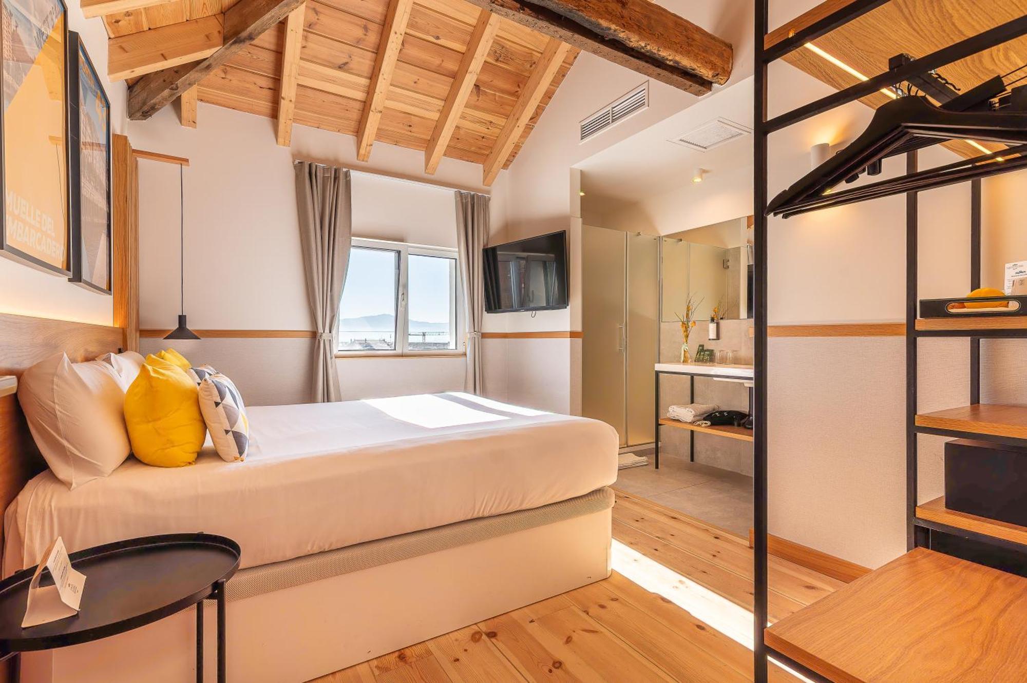 Sercotel El Balcon De La Bahia Suites Santander Room photo