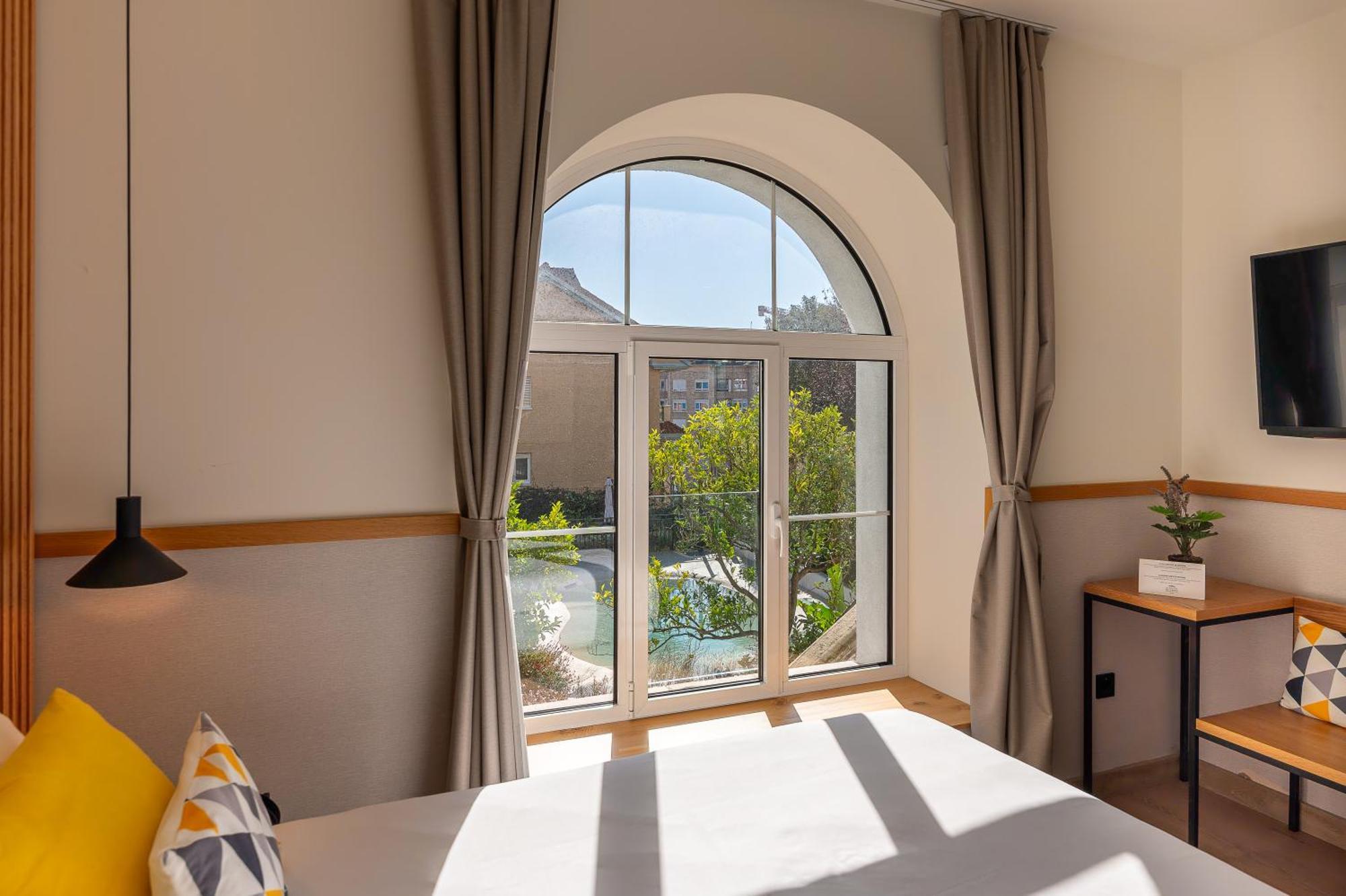 Sercotel El Balcon De La Bahia Suites Santander Room photo